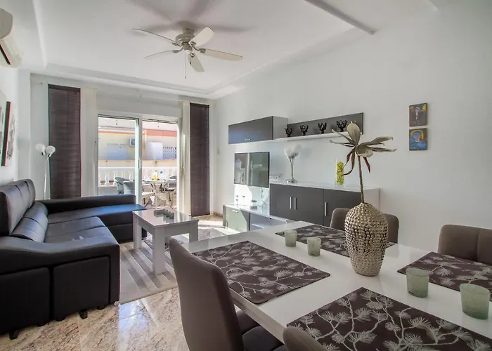 Apartment Gorgeous In Torrevieja